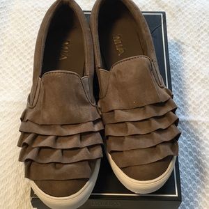 MIA Margaret  Slip on Sneaker NIB SZ 9.5